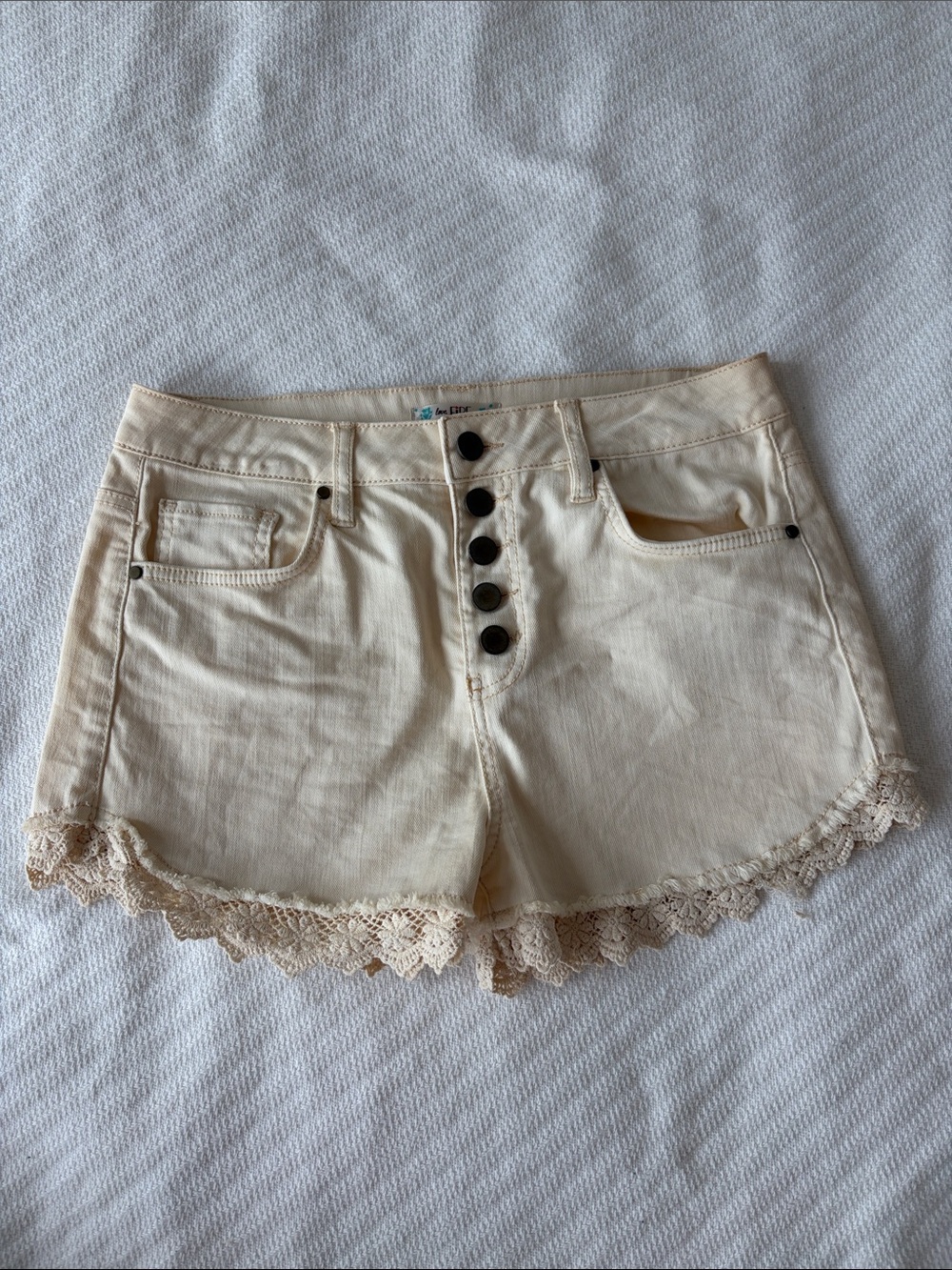 love, Fire Cream Lace-Hem Button-Fly Denim Shorts